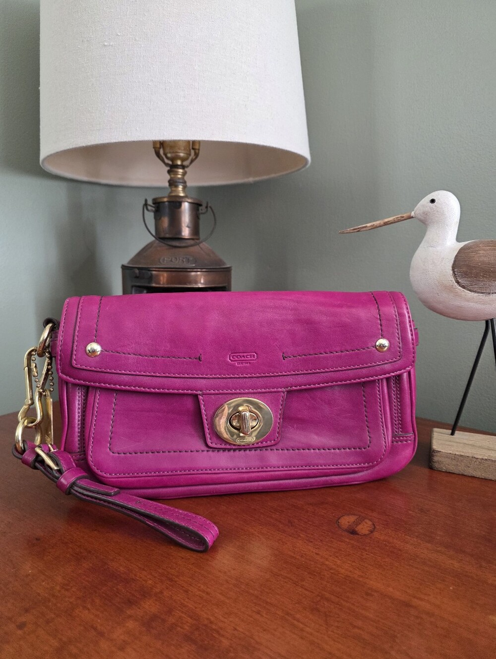Coach 12450 Hamptons Lindsay Turnlock Clutch Magenta Leather Wristlet Y2K
